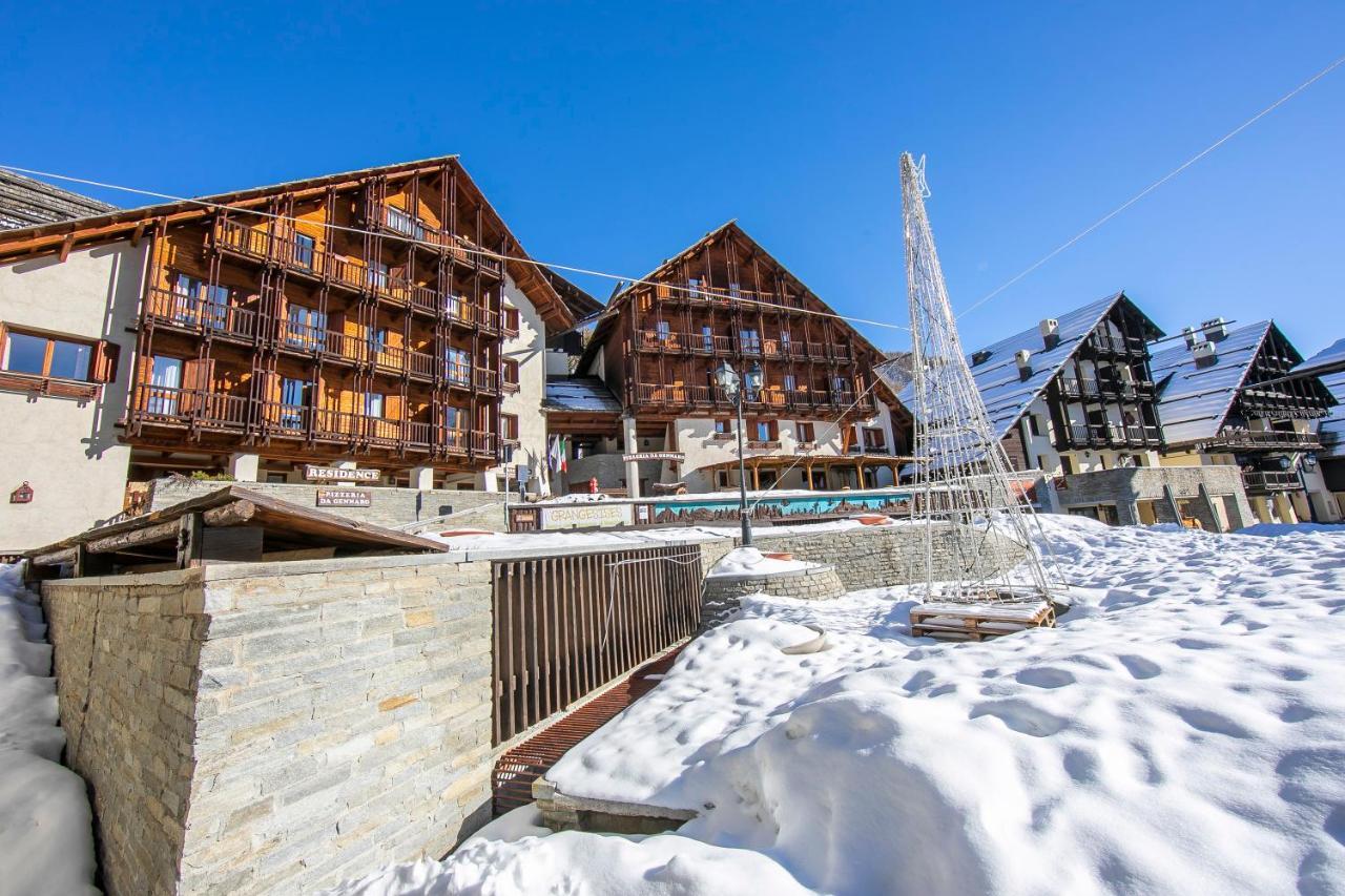 Abeti Ski Apartments - Happy Rentals Colle Colle Sestriere Eksteriør bilde